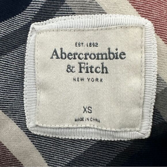 Abercrombie and Fitch women’s garnet and blue plaid snap up shirt size XS - Picture 3 of 6